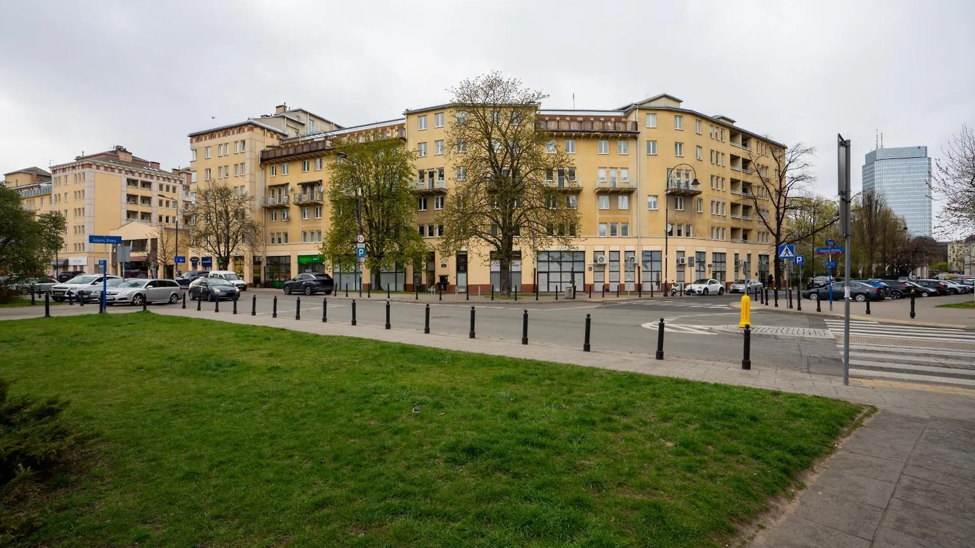 Varsovia Prestige Cityscape Apartment