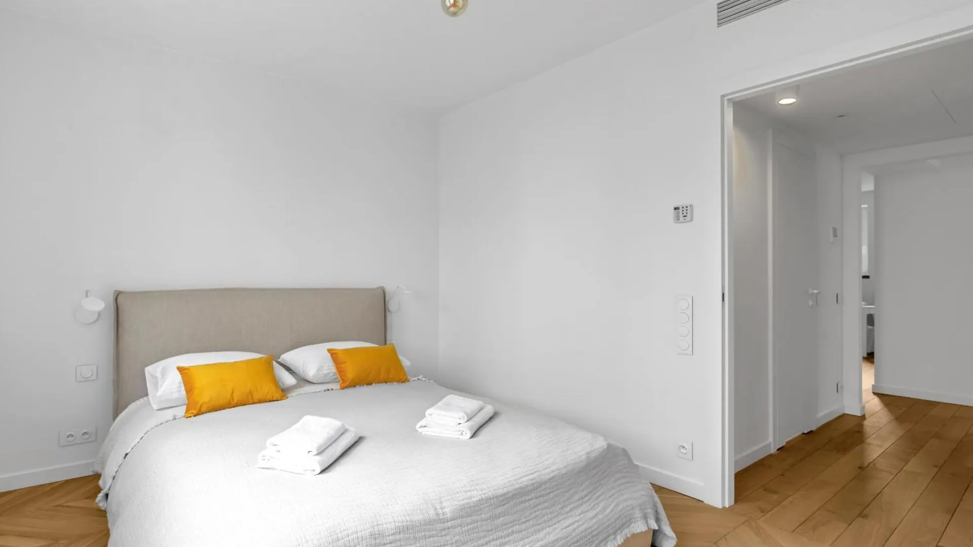 Varsovia Prestige Cityscape Apartment Polonya